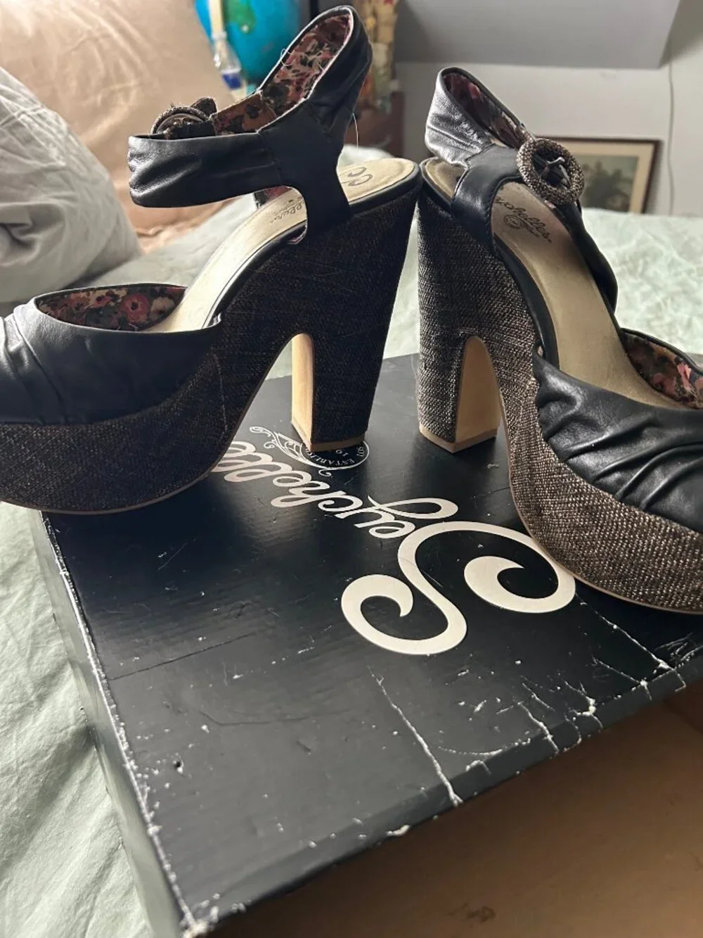 Super fun black leather Seychelles super high platform heels size 9